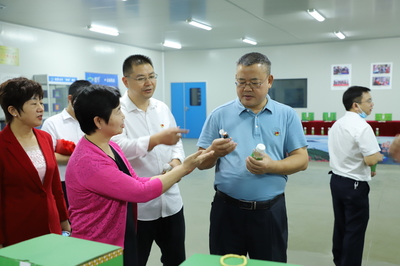 湖南科技學(xué)院博士教授團(tuán)入企“把脈”，為地方經(jīng)濟(jì)注入“智造”新動(dòng)能